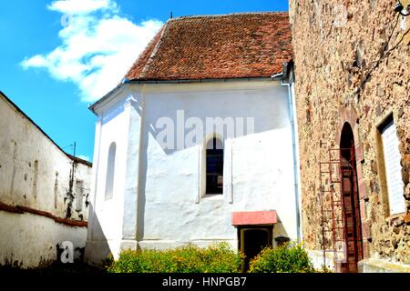 Fortificata medievale chiesa sassone in Homorod, Transilvania Foto Stock