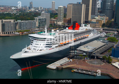 Ms Queen Mary 2 ancorati presso l'oceano treminal, circulay quay, sydney, Australia Foto Stock