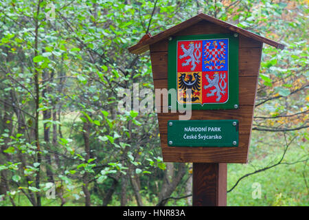 Segno della gola Kamnitz / Soutěsky Kamenice in Svizzera boema National Park, Ústí nad Labem Regione / regione Ústecký, Repubblica Ceca Foto Stock