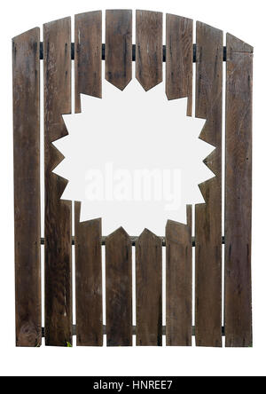 Giardino in legno con gate design sun ritaglio. Isolato. Verticale. Foto Stock