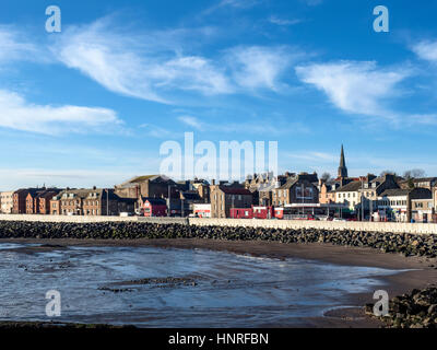 Lungomare a Kirkcaldy su una soleggiata giornata invernale Fife Scozia Scotland Foto Stock