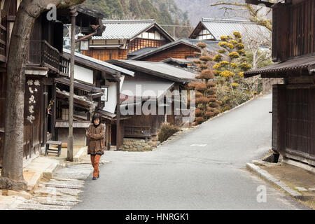 Il Giappone . Tsumago-juku ( Tsumago ) . Scena di strada nelle conserve di post che mostra città tradizionali edifici giapponesi Foto Stock