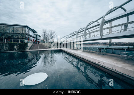 Ponte e canal presso i cantieri Park, a Washington, DC. Foto Stock