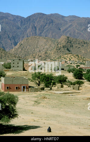 L'illusione ottica di una testa di leone formata naturalmente in Jebel El Kest nella gamma Anti-Atlas vicino a Tafraoute Marocco Foto Stock