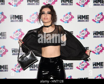 Londra, Regno Unito. Il 15 febbraio 2017. Charli XCX al VO5 NME Awards 2017 all'O2 Academy, Brixton di Londra il 15 febbraio 2017 Credit: KEITH MAYHEW/Alamy Live News Foto Stock