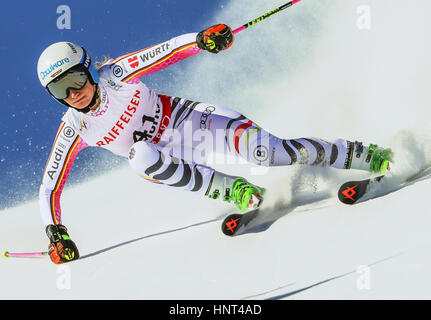 San Moritz, Svizzera. Xvi Feb, 2017. Atleta tedesca Lena Duerr in azione a Mondiali di sci alpino a San Moritz, Svizzera, 16 febbraio 2017. Foto: Michael Kappeler/dpa/Alamy Live News Foto Stock