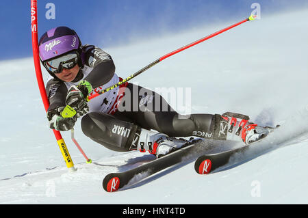 San Moritz, Svizzera. Xvi Feb, 2017. Atleta francese Tessa Worley in azione a Mondiali di sci alpino a San Moritz, Svizzera, 16 febbraio 2017. Foto: Michael Kappeler/dpa/Alamy Live News Foto Stock