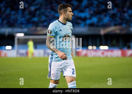 Vigo, Spagna. Xvi Feb, 2017. Hugo Mallo (difensore, Celta Vigo) durante la partita di calcio della prima tappa del giro di 32 della UEFA Europa League 2016/2017 tra RC Celta de Vigo e FK Shajtar Donetsk a Balaidos Stadium il 16 febbraio 2017 a Vigo, Spagna. Credito: David Gato/Alamy Live News Foto Stock