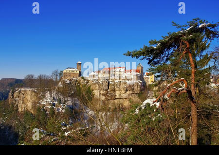 A Hohnstein Burg im inverno - il castello Hohnstein in inverno, Elba montagne di arenaria Foto Stock