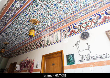 Popolari bilancio backpacker hotel,Hotel Pearl Palace,che ha un sacco di artwork e una terrazza sul tetto per bibite,i pasti nella Città Rosa,Jaipur Rajasthan,l'India. Foto Stock