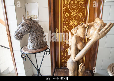 Popolari bilancio backpacker hotel,Hotel Pearl Palace,che ha un sacco di artwork e una terrazza sul tetto per bibite,i pasti nella Città Rosa,Jaipur Rajasthan,l'India. Foto Stock