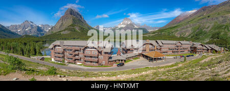 Architettura storica, Many Glacier Hotel nel Parco Nazionale di Glacier Foto Stock