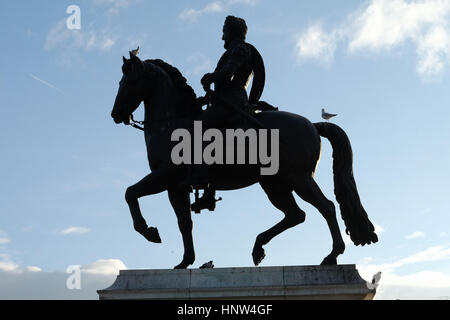 Statua equestre del re Enrico IV Pont Neuf, Parigi, Francia Foto Stock