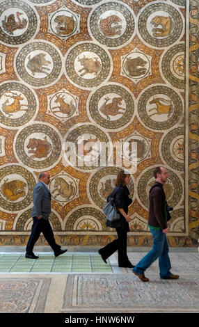 Tunisia: Città di Tunis.Bardo National Museum.Roman mosaico, nella sala mausoleo Foto Stock