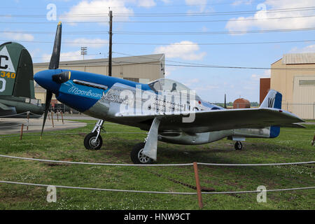 Un North American P-51D Mustang sul display alla Barksdale Global Power Museo, su Barksdale AFB, Louisiana Foto Stock