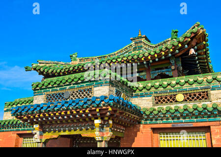 Struttura del tetto in stile Tibetean del Tempio del Dalai Lama al Erdene Zuu monastero, Kharkhorin, Mongolia Foto Stock