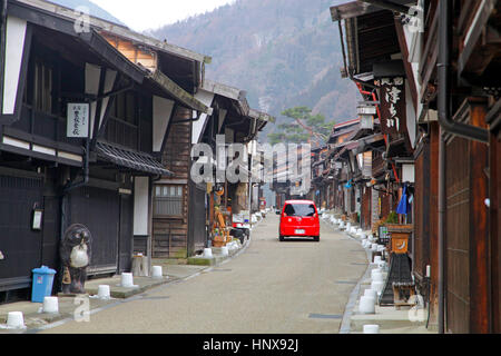 Fila di vecchie case a Naraijuku Post storica città di Nagano Giappone Foto Stock