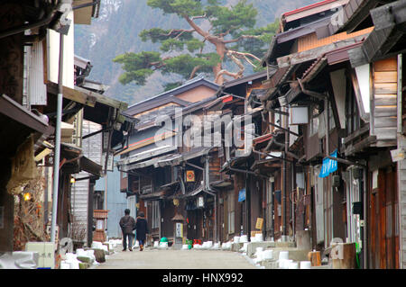 Fila di vecchie case a Naraijuku Post storica città di Nagano Giappone Foto Stock