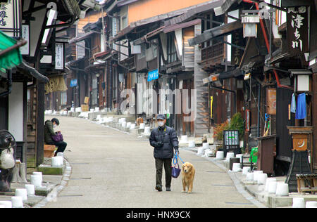 Fila di vecchie case a Naraijuku Post storica città di Nagano Giappone Foto Stock