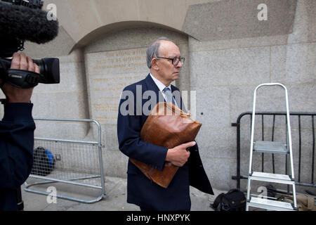 Ex News del mondo managing editor Stuart Kuttner arriva presso la Old Bailey. 11.06.14. Foto Stock