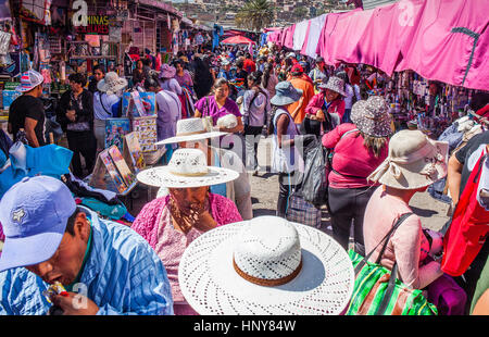 Scena di strada, La Cancha mercato, Cochabamba Bolivia Foto Stock