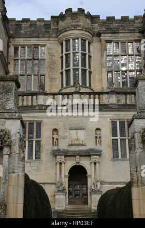 Fountains Hall di Ripon, North Yorkshire. Situato all'interno di Studley Royal Park vicino al Fountains Abbey. Costruito da Stephen Proctor tra 1598 e 1604. Foto Stock