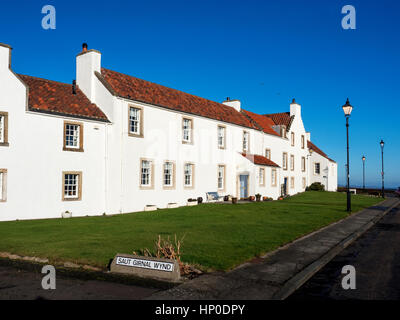 Dutch influenzato case bianche sul Pan ha in Dysart Fife Scozia Scotland Foto Stock