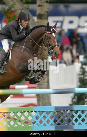 ATCO Midstream ChallengeThe nazionale, Abete rosso di prati, giugno 2005, Eric Lamaze (CAN) riding Hickstead Foto Stock