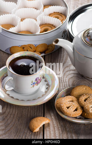 Il tè con il burro danese i cookie Foto Stock