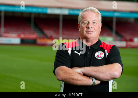 Dermot Drummy - Crawley Town FC manager presso la massa. Dopo aver perso il suo lavoro presso il club ha passato lontano nel novembre 2017. Foto Stock