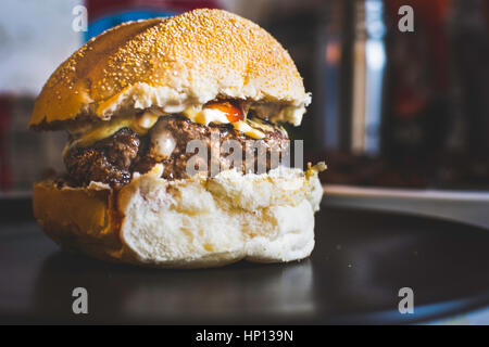 Unto Home stile cheese burger Foto Stock