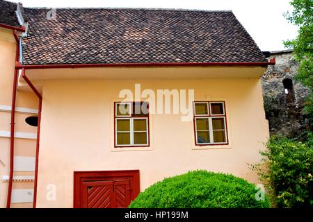 Tipica casa di villaggio Cristian, Transilvania. La città fu menzionata per la prima volta in una lettera scritta nel 1420 dal re Sigismondo di Lussemburgo. Foto Stock