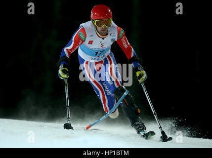 Zagabria, Croazia. Xvi Feb, 2017. British Para sciatore alpino Jack Peters compete durante la seconda gara di slalom di uomini Slalom permanente a 2016-2017 IPC Sci Alpino Coppa Europa a Sljeme a Zagabria, la capitale della Croazia, Feb 16, 2017. Credito: Igor Kralj/Xinhua/Alamy Live News Foto Stock