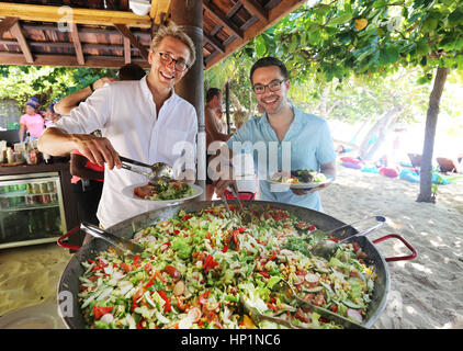 Neckar isola dei Caraibi, le Isole Vergini Britanniche. 17 Nov, 2014. Gli ospiti possono godere il pranzo di Necker Island. Credito: Mark Greenberg/ZUMA filo/Alamy Live News Foto Stock