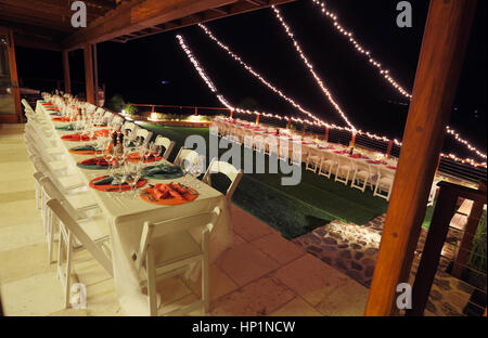 Neckar isola dei Caraibi, le Isole Vergini Britanniche. 17 Nov, 2014. Sala da pranzo all'aperto presso la casa principale su Necker Island. Credito: Mark Greenberg/ZUMA filo/Alamy Live News Foto Stock