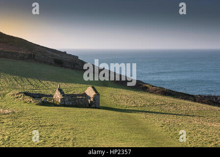 Rimane Christian St Helen Oratorio del turismo Cape Cornwall Inghilterra England Regno Unito. Foto Stock