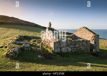 Rimane Christian St Helen Oratorio del turismo Cape Cornwall Inghilterra England Regno Unito. Foto Stock