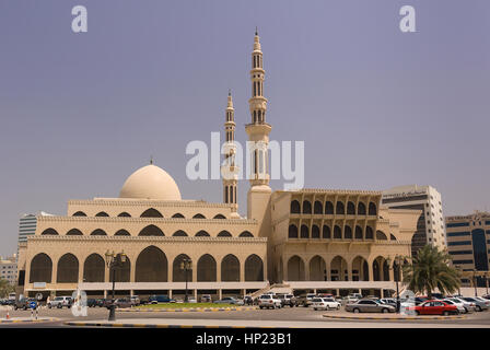 SHARJAH EMIRATI ARABI UNITI - King Faisal moschea in Sharjah. Sharjah city è 10km a nord est di Dubai. Foto Stock