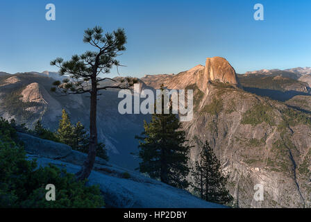 Bellissima vista panoramica del ghiacciaio Punto al Parco Nazionale di Yosemite Foto Stock