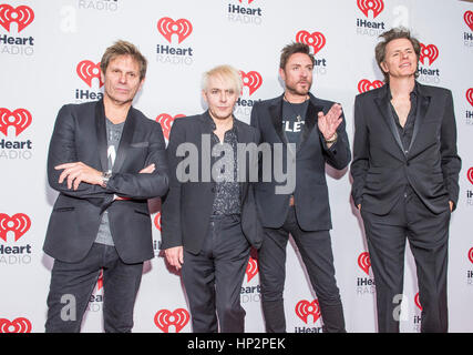 (L-R) Roger Taylor, Nick Rhodes, Simon LeBon e John Taylor dei Duran Duran assiste il 2015 iHeartRadio Music Festival di Las Vegas in Nevada. Foto Stock