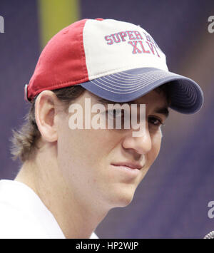 New York Giants quarterback Eli Manning parla ai media presso il Super Bowl XLVI Giornata Media di Indianapolis, Indiana il 31 gennaio 2012. Francesco Specker Foto Stock