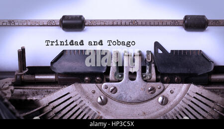 Iscrizione fatta dalla macchina da scrivere vintage, paese, Trinidad e Tobago Foto Stock