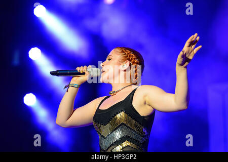 BENICASSIM, Spagna - 19 luglio Katy B (inglese cantante e cantautore) in concerto a FIB Festival il 19 luglio 2014 a Benicassim, Spagna. Foto Stock