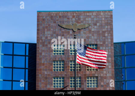 Indianapolis - Circa Febbraio 2017: l'edificio amministrativo a Indianapolis Motor Speedway. Il sistema IMS si prepara per la 101st in esecuzione della Indy 500 II Foto Stock