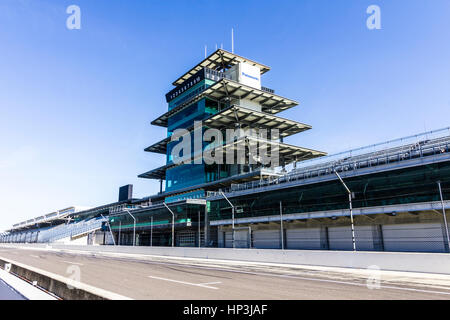 Indianapolis - Circa Febbraio 2017: La Pagoda di Panasonic a Indianapolis Motor Speedway. Il sistema IMS si prepara per la 101st in esecuzione della Indy 500 X Foto Stock