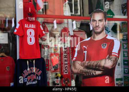 Football souvenir shop, Vienna, Austria, Europa Foto Stock