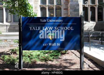 Cartello fuori legge Sterling Edificio, casa di Yale Law School, Yale University di New Haven, Connecticut, Stati Uniti. Foto Stock