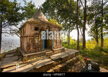 Tempio di Shiva sulle colline sopra pokhara, Nepal Foto Stock