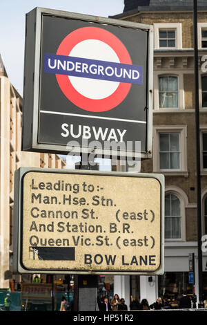 Una vecchia strada segno esterno Cannon Street Stazione della metropolitana nella città di Londra, Regno Unito Foto Stock