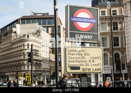 Una vecchia strada segno esterno Cannon Street Stazione della metropolitana nella città di Londra, Regno Unito Foto Stock